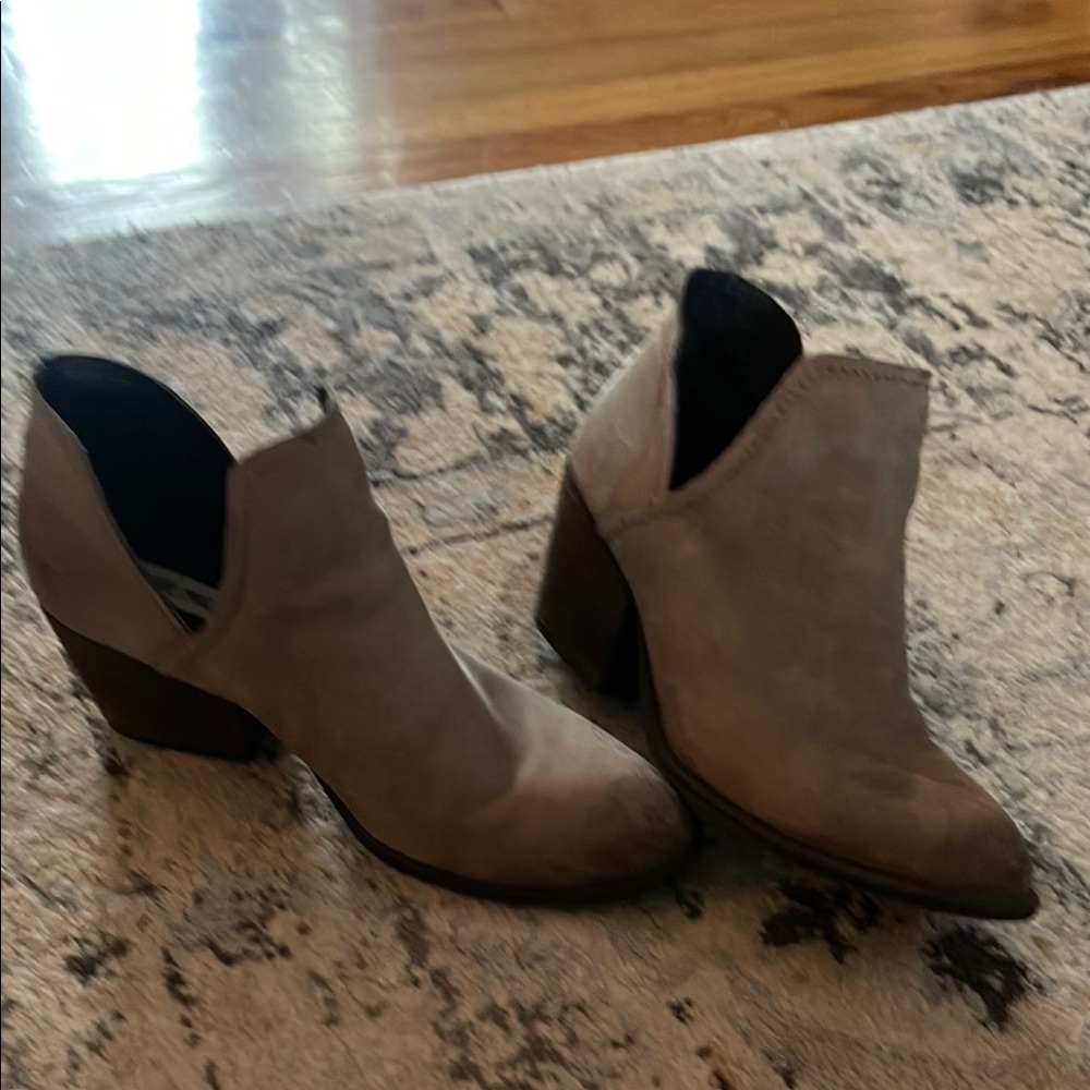 Women's Gray Ankle Boots